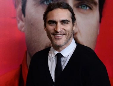 Δείτε τη μεταμόρφωση του Χοακίν Φίνιξ στο νέο Τζόκερ (βίντεο)